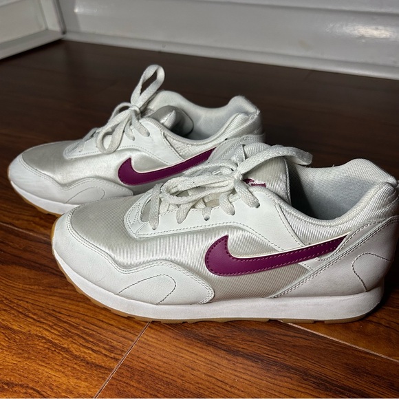 Nike Outburst - Picture 2 of 4